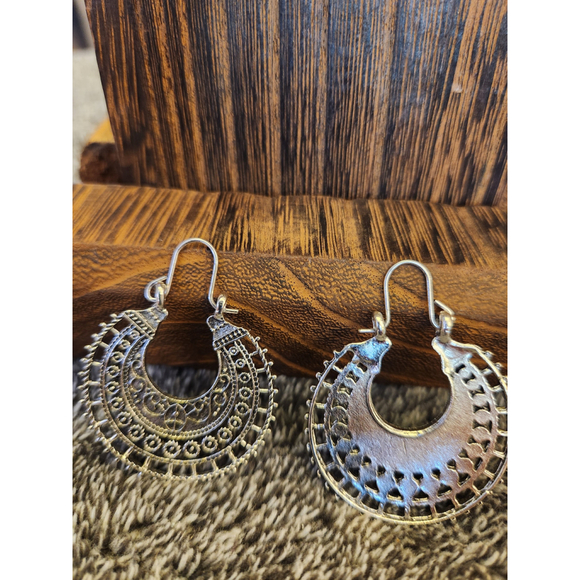 Dangle Silve toned Earrings - Picture 3 of 5